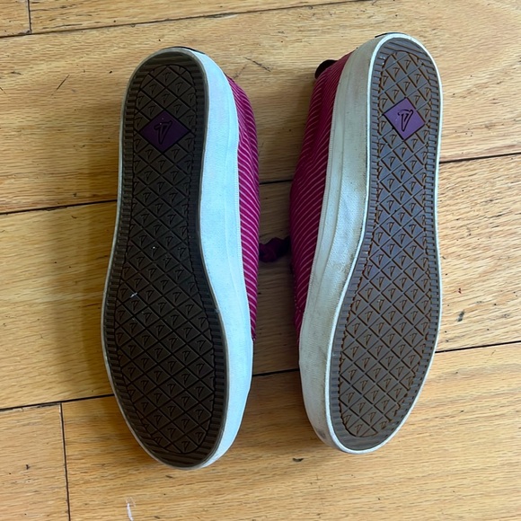 Burgundy sperry slip-ons - Picture 3 of 4